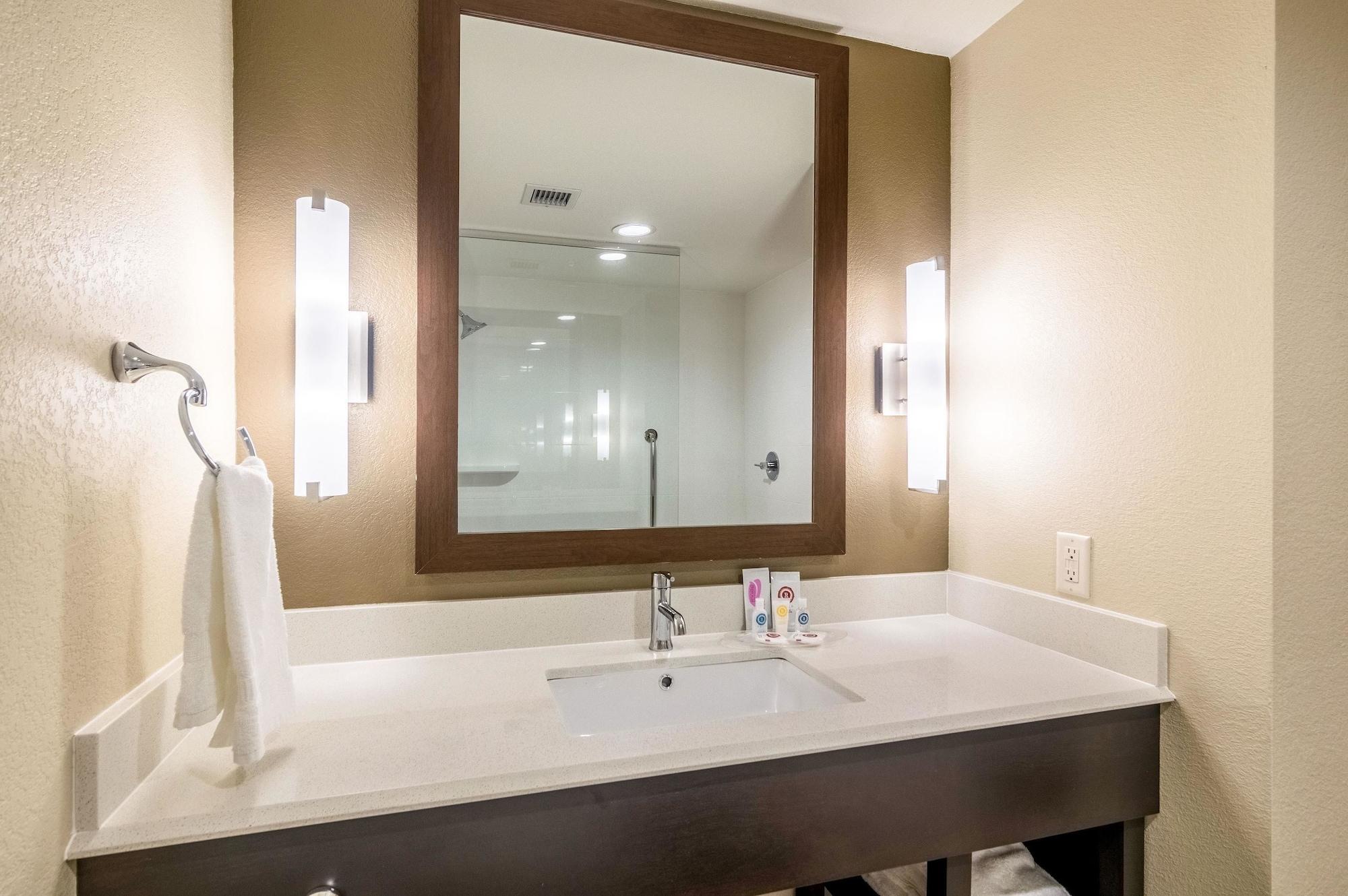 Comfort Suites Fairgrounds West Oklahoma City Exteriör bild