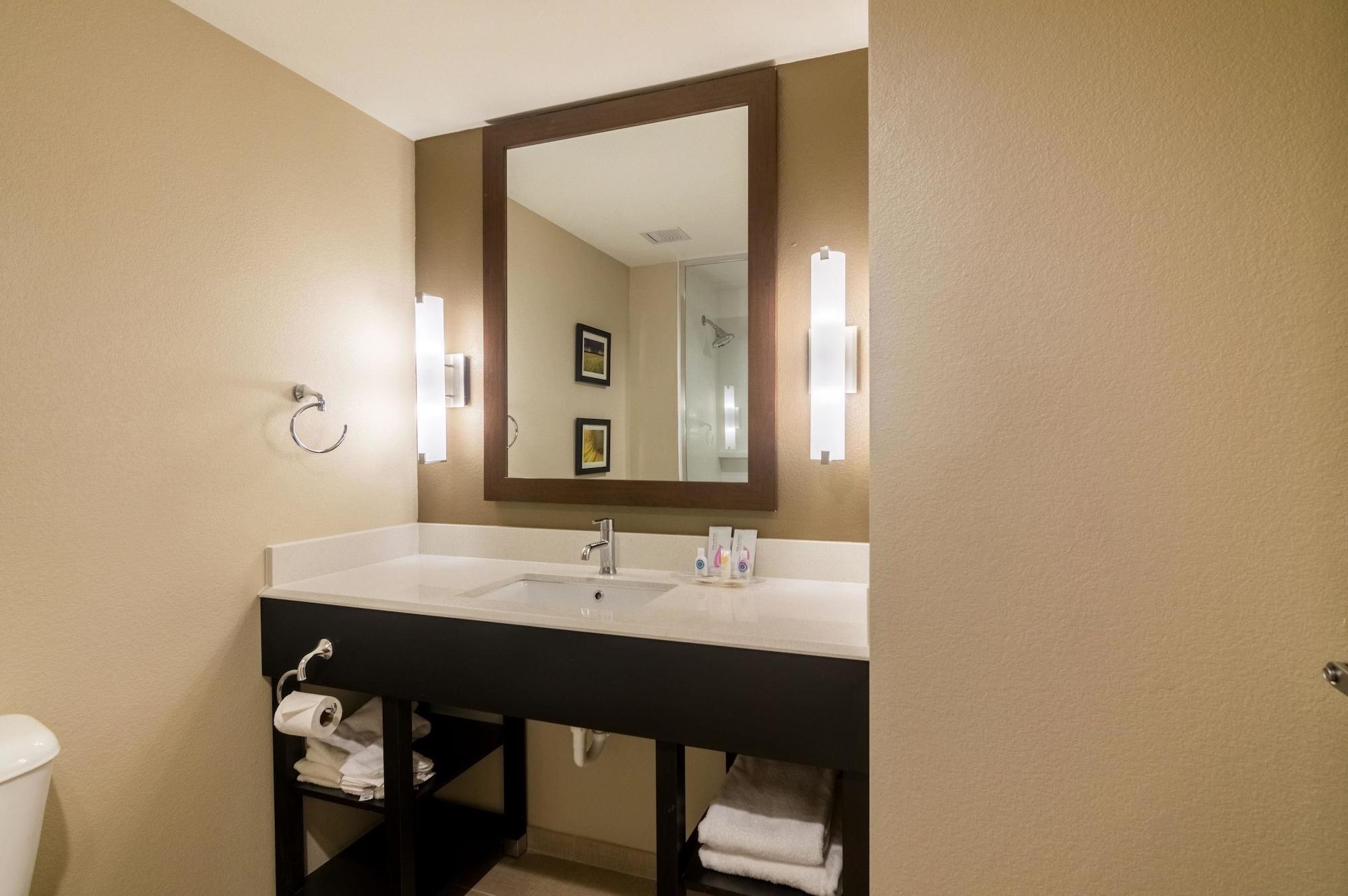 Comfort Suites Fairgrounds West Oklahoma City Exteriör bild
